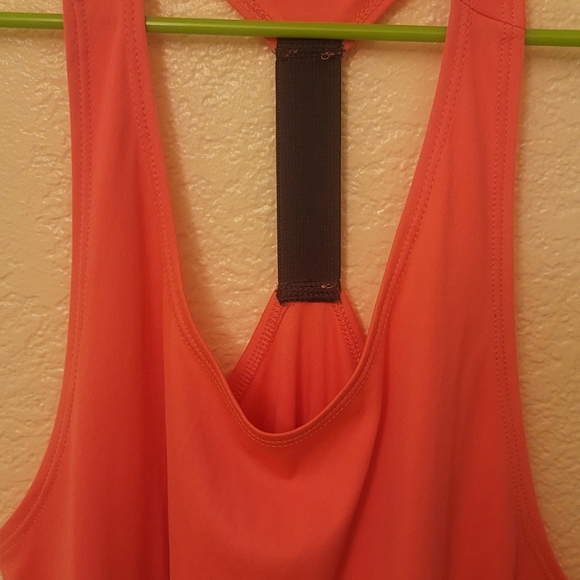 Neon Pink Racer Back Under Armour Shirt Size Small - Picture 2 of 5